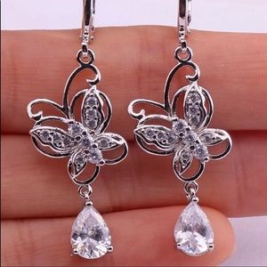 ✅🌹18K W/Filled Topaz Butterfly Drop Earrings.